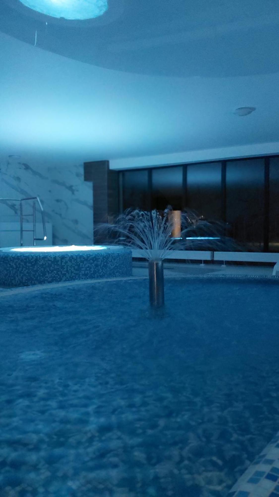 Apartment By The River With Terrace, Basen, Sauna, Jacuzzi, Fitness Dziwnów