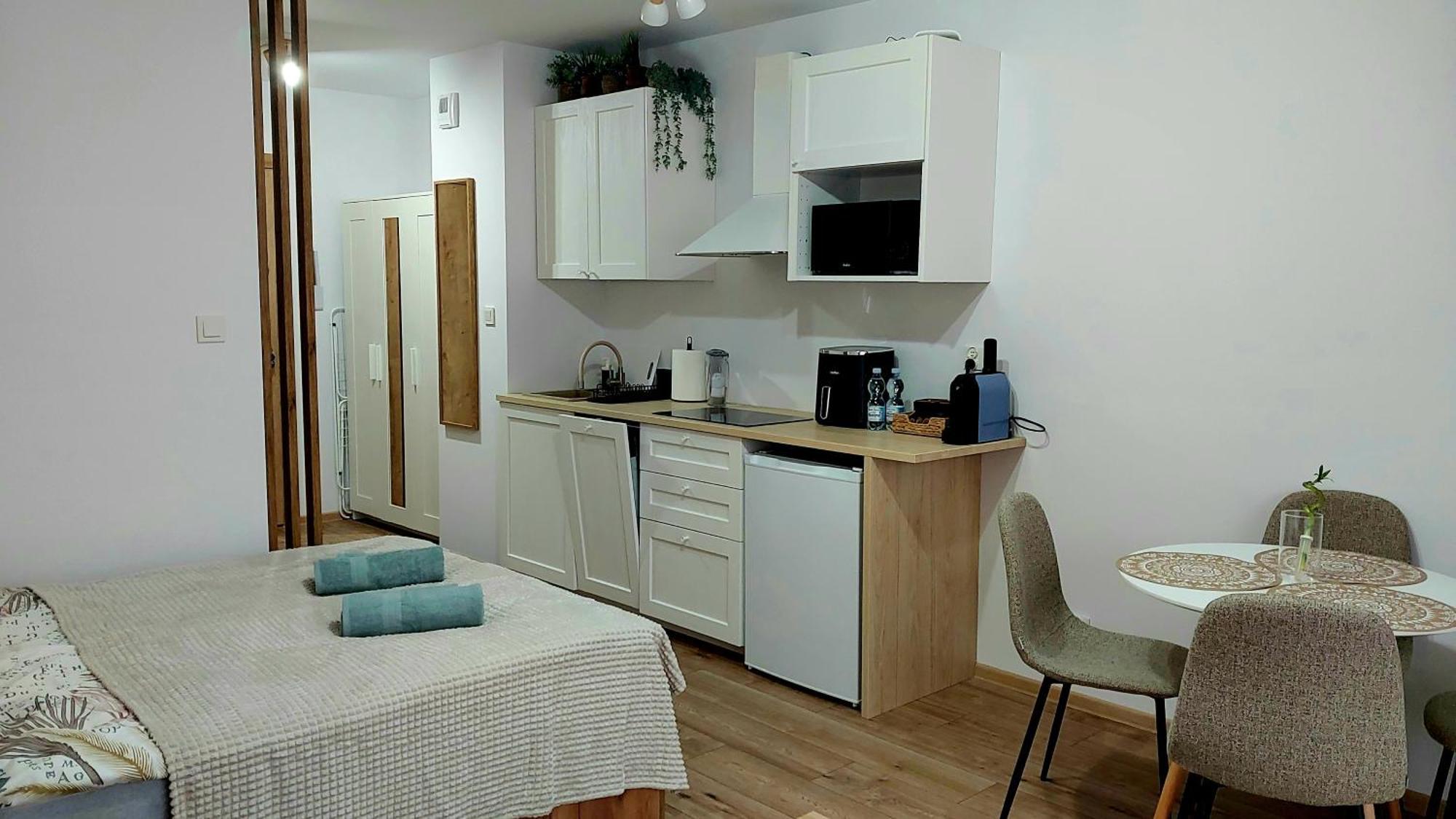 Apartment By The River With Terrace, Basen, Sauna, Jacuzzi, Fitness