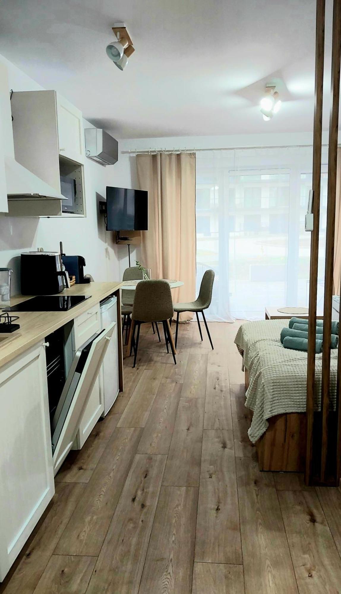 By The River With Terrace, Basen, Sauna, Jacuzzi, Fitness *