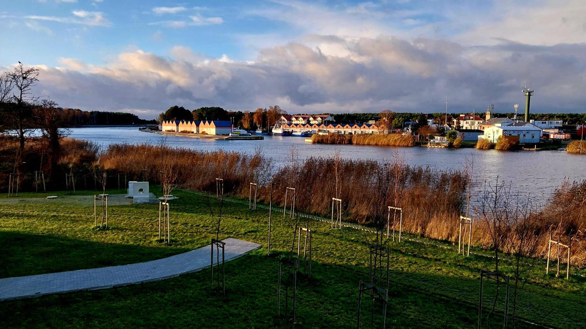 Apartment By The River With Terrace, Basen, Sauna, Jacuzzi, Fitness