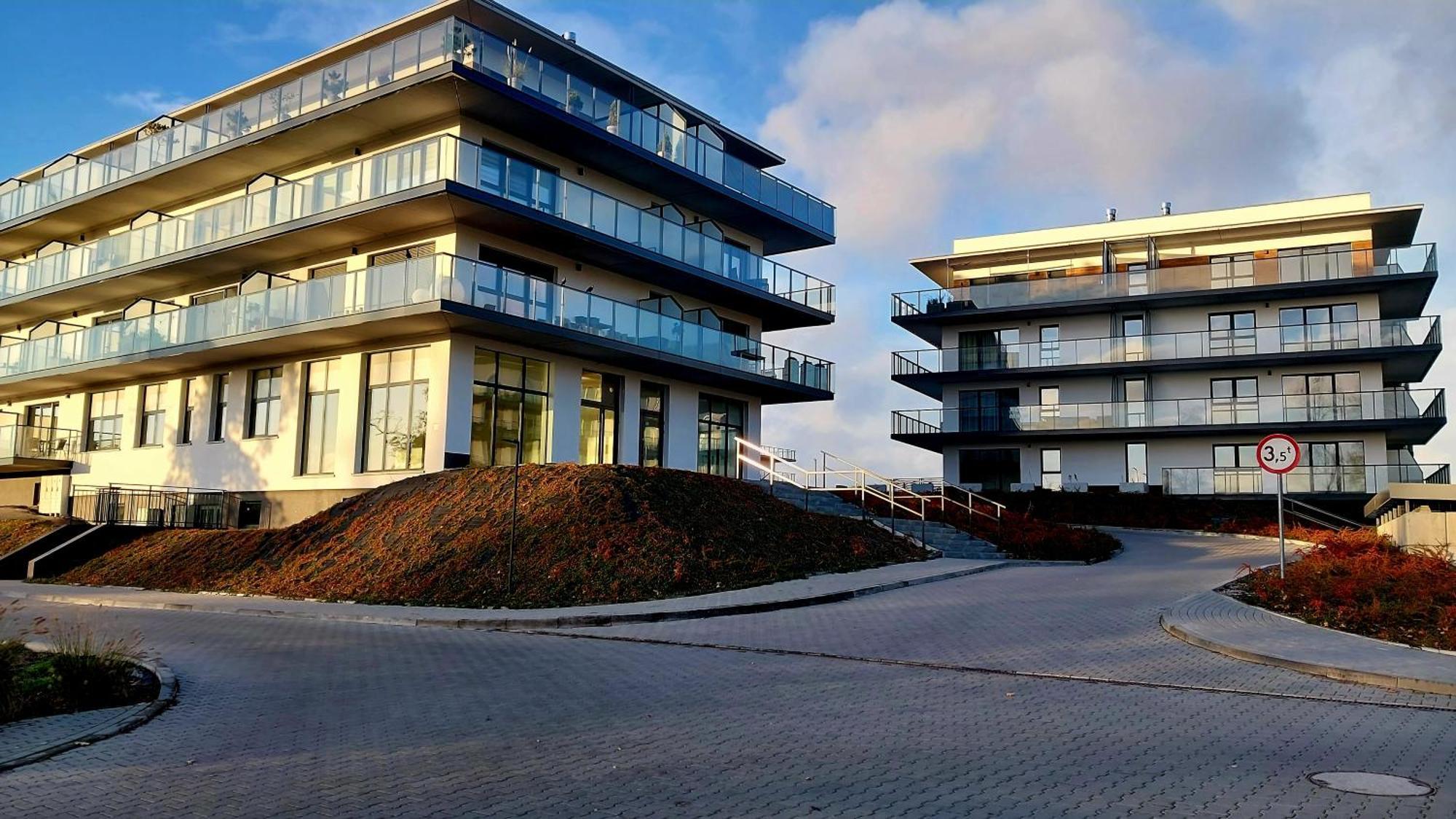 By The River With Terrace, Basen, Sauna, Jacuzzi, Fitness *