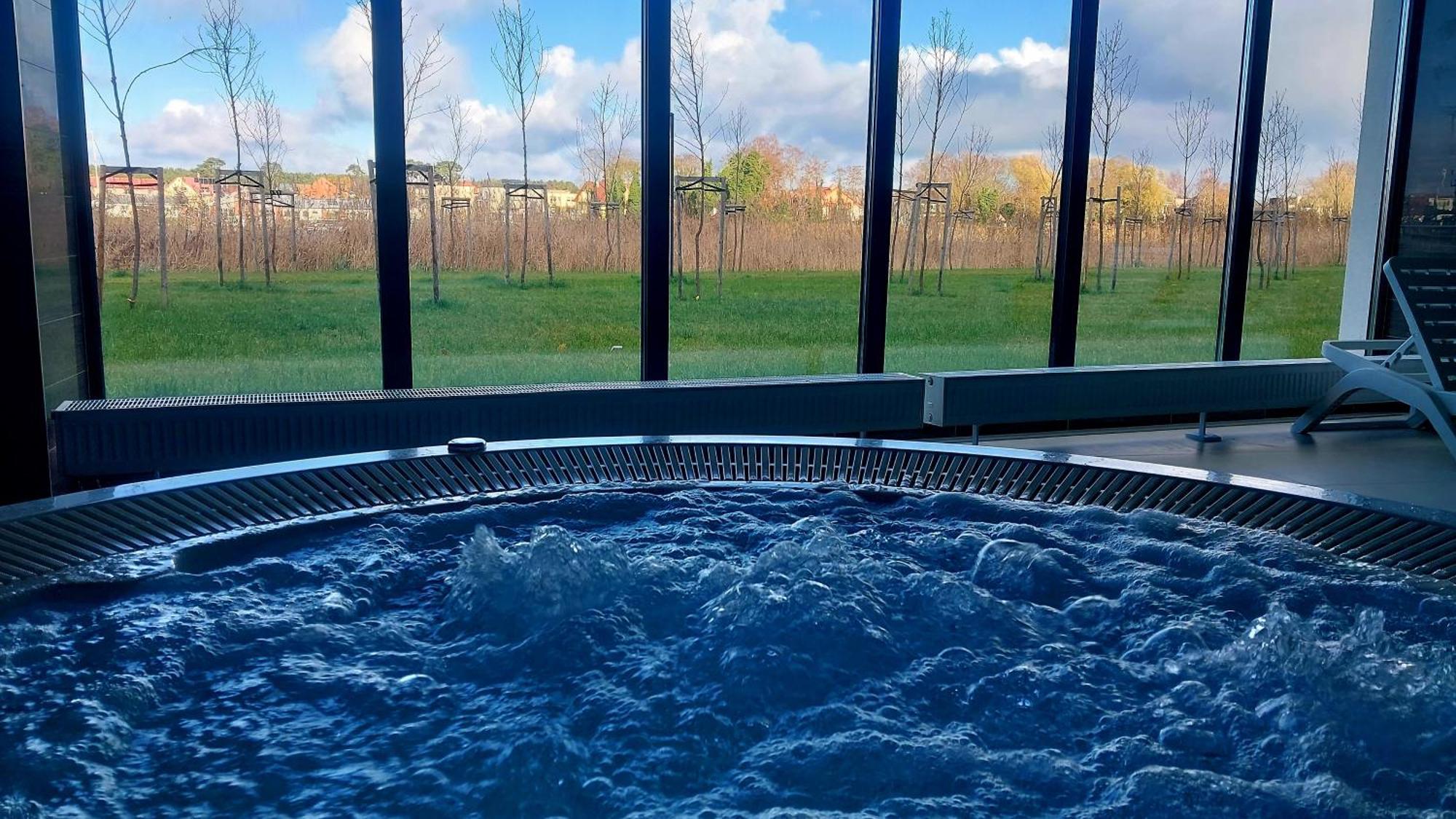By The River With Terrace, Basen, Sauna, Jacuzzi, Fitness Dziwnów