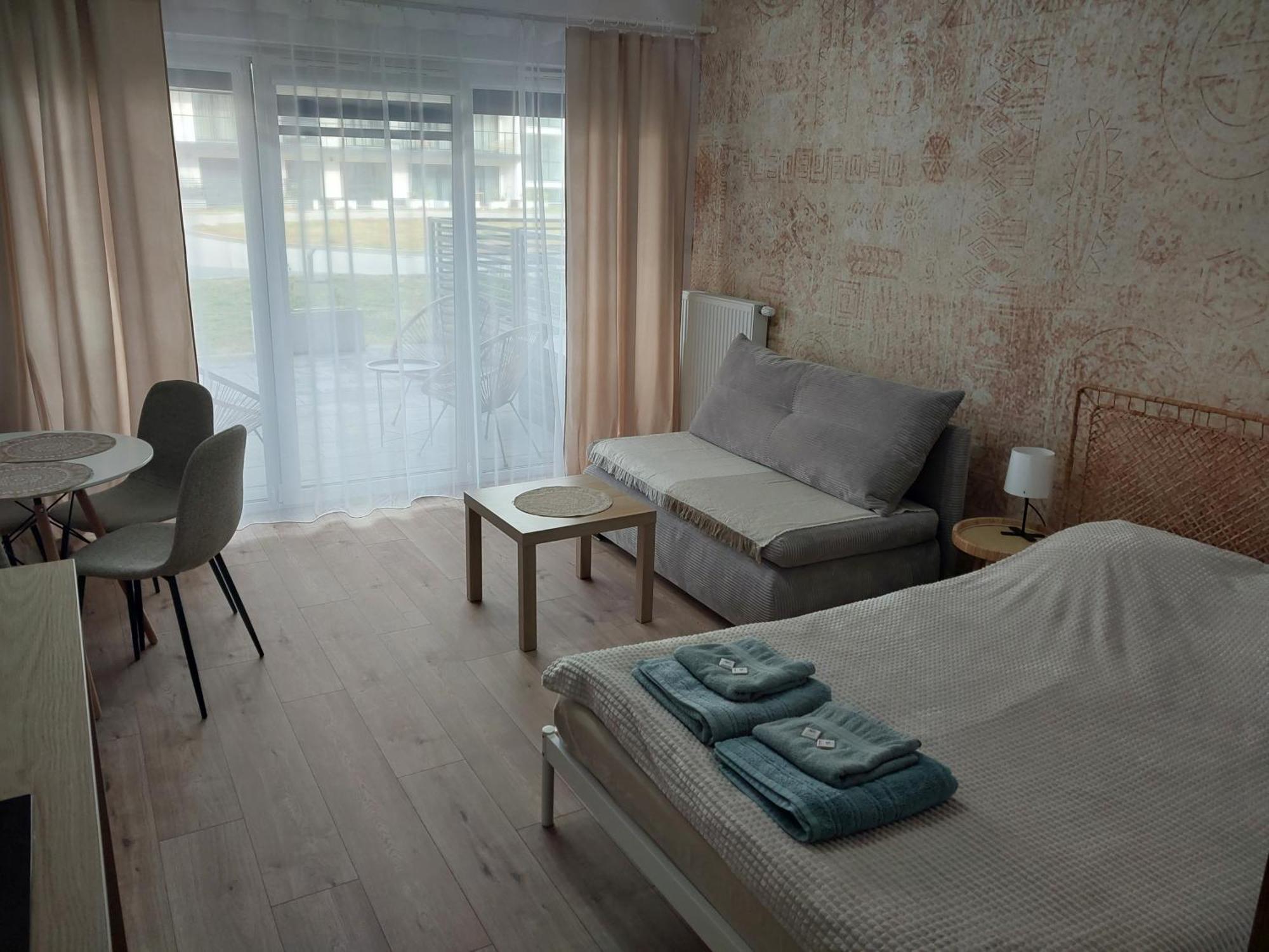By The River With Terrace, Basen, Sauna, Jacuzzi, Fitness *